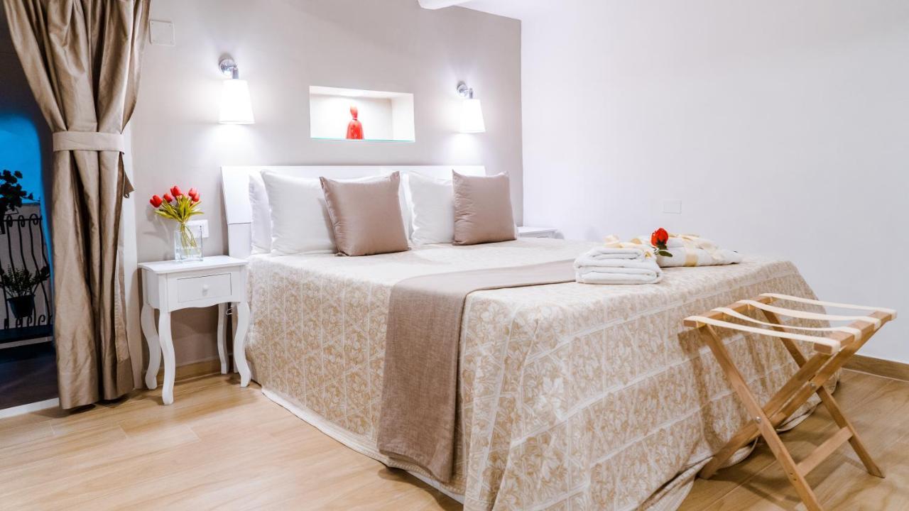 Reginella Duomo Apartment Наполи Екстериор снимка