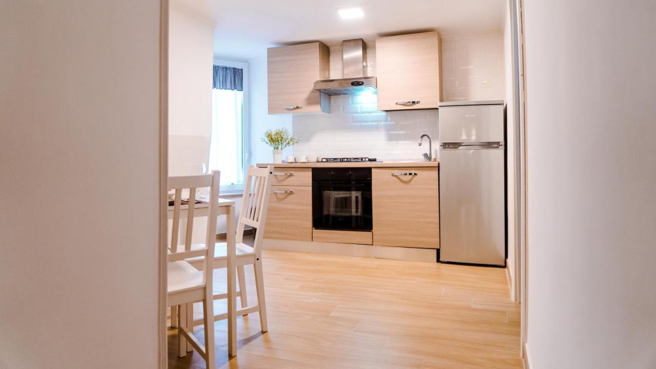 Reginella Duomo Apartment Наполи Екстериор снимка