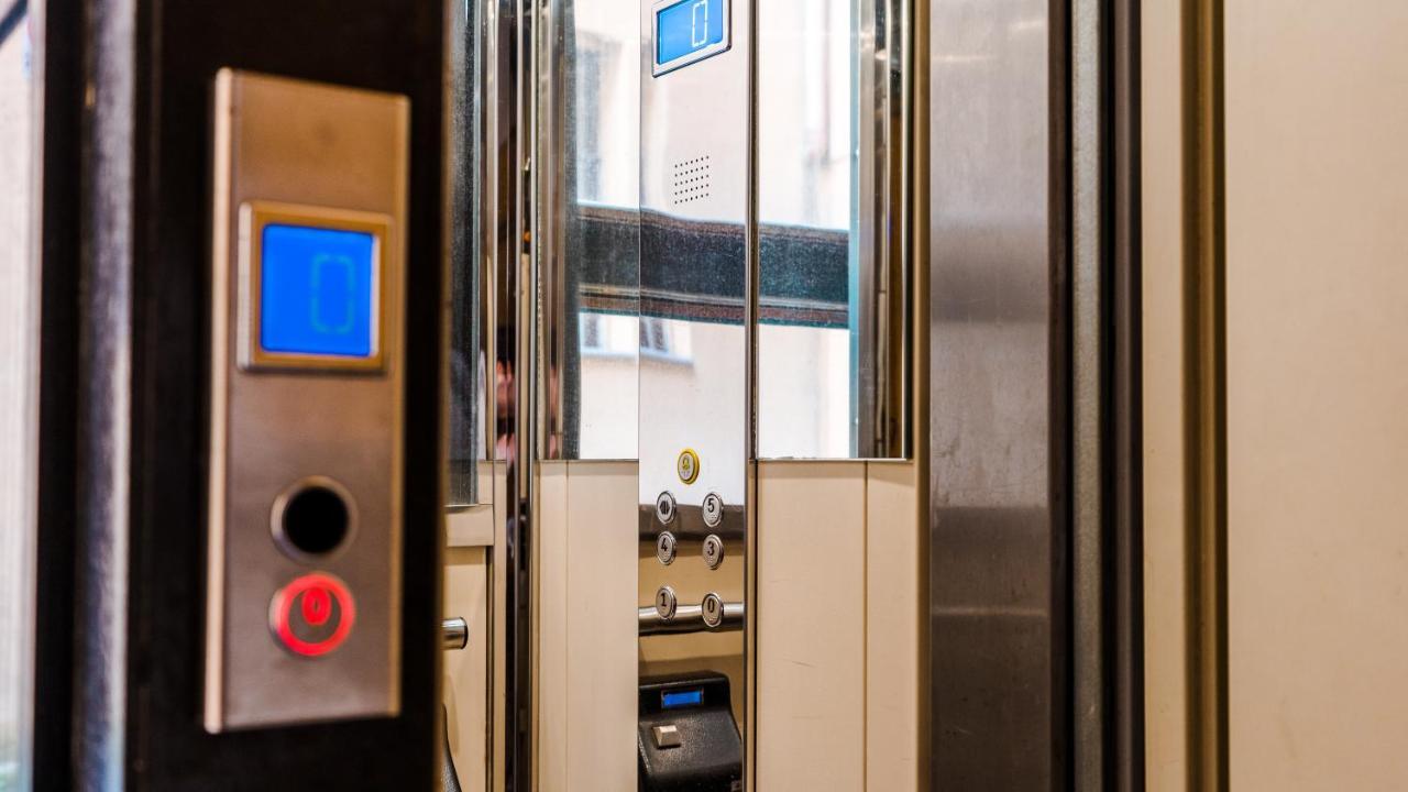 Reginella Duomo Apartment Наполи Екстериор снимка